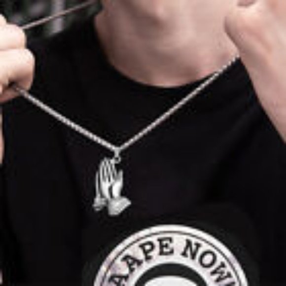 NEW! Silver PRAYING HANDS Stainless Pendant & Necklace JESUS IS KING - Picture 8 of 8